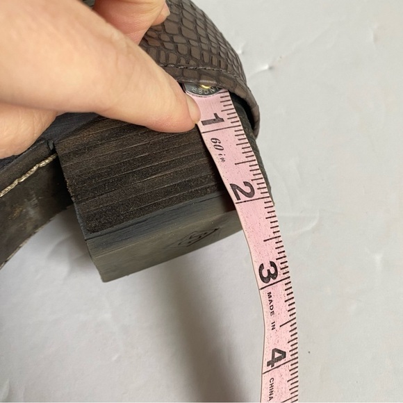 Donald Pliner Dalis Ankle Booties Croc Embossed Gray Leather Boots Womens 8 - Picture 12 of 12